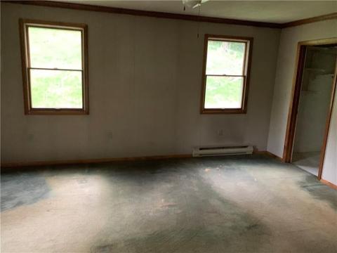 137 Hamilton St, Irwin, PA 15642 photo 9