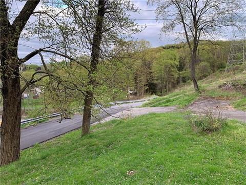 137 Hamilton St, Irwin, PA 15642 photo 6