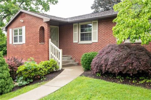 118 Lang Dr, Coraopolis, PA 15108 photo 2