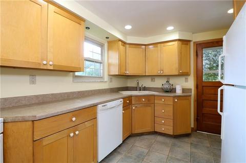 118 Lang Dr, Coraopolis, PA 15108 photo 5