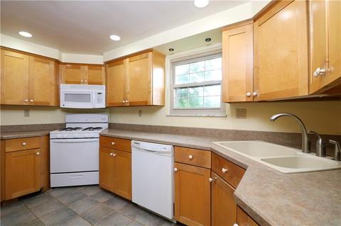 118 Lang Dr, Coraopolis, PA 15108 photo 6