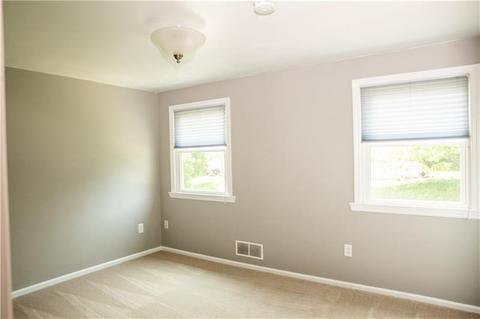 33 Barri Dr, Irwin, PA 15642 photo 13