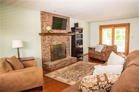 33 Barri Dr, Irwin, PA 15642 photo 9