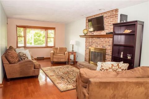 33 Barri Dr, Irwin, PA 15642 photo 8