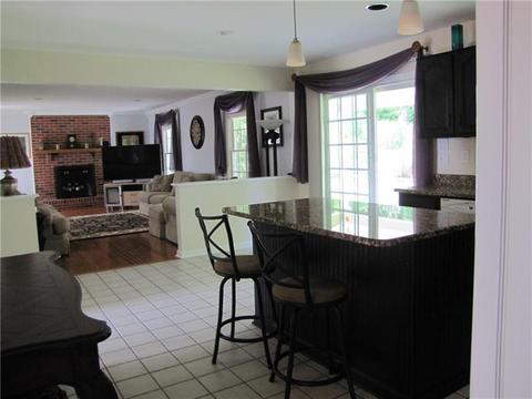 208 Rizzi Dr, Irwin, PA 15642 photo 5