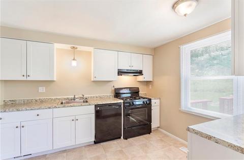 8 Quail Ct, Export, PA 15632 photo 12