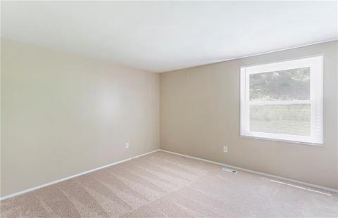 8 Quail Ct, Export, PA 15632 photo 14