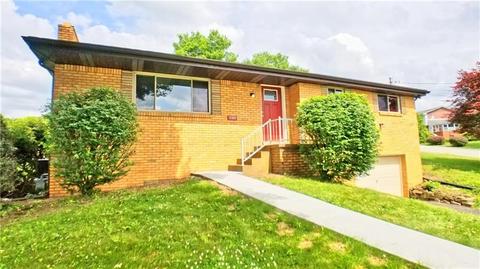 100 Colonial Dr, Irwin, PA 15642 photo 2