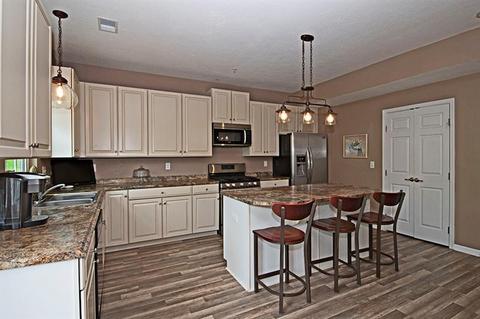 218 Broadstone Dr, Mars, PA 16046 photo 4