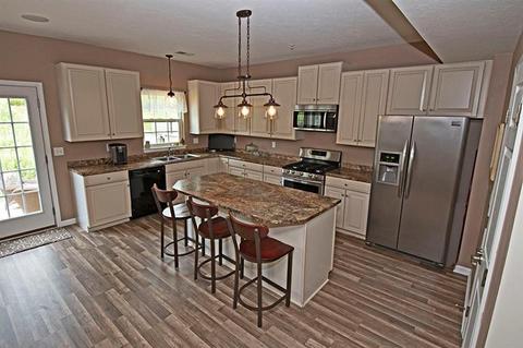 218 Broadstone Dr, Mars, PA 16046 photo 5