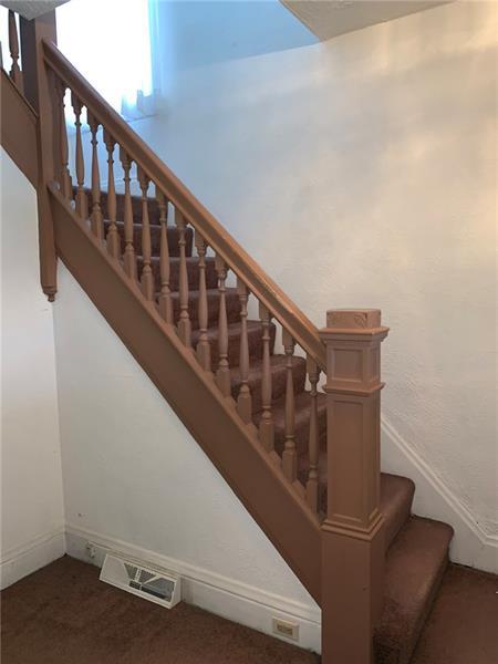 319 Jackson Ave, Vandergrift, PA 15690 photo 2