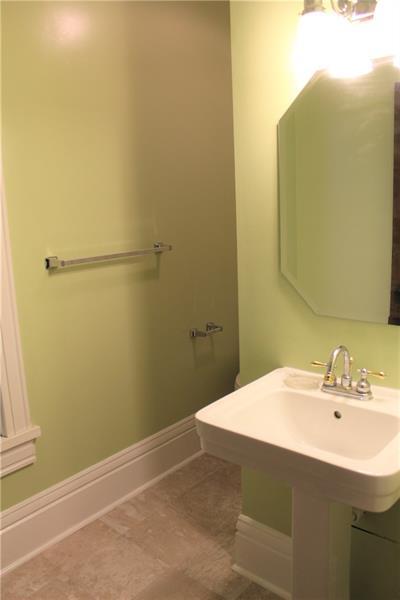 508 E 1st Ave, Derry, PA 15627 photo 13