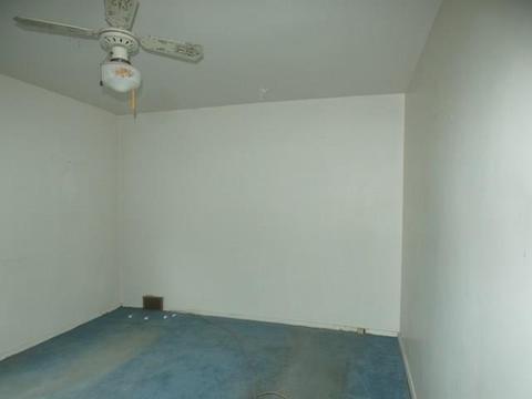 411 Walnut St, Vandergrift, PA 15690 photo 5