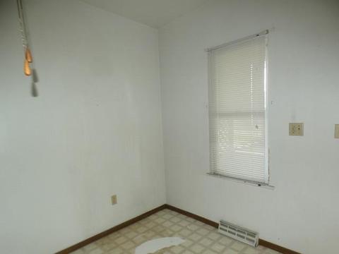 411 Walnut St, Vandergrift, PA 15690 photo 13