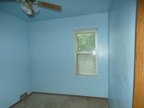 411 Walnut St, Vandergrift, PA 15690 photo 3