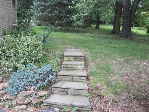 344 Brookside Blvd, Pittsburgh, PA 15241 photo 3