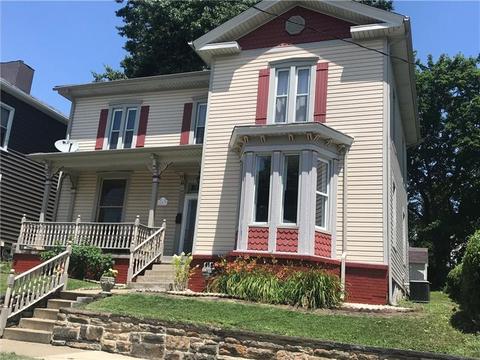 607 Walnut St, Irwin, PA 15642 photo 2