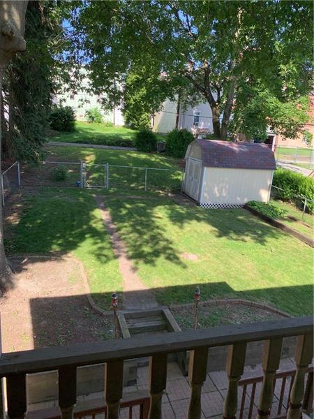 607 Walnut St, Irwin, PA 15642 photo 4