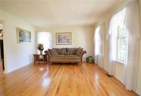 701 Reston Ct, Seven Fields, PA 16046 photo 4