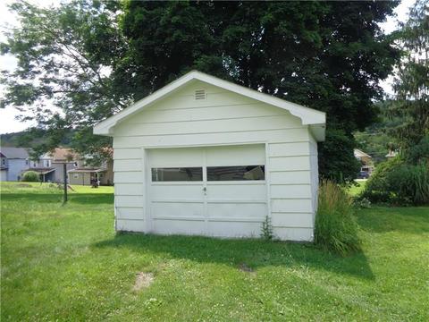 22 Herriman St, Commodore, PA 15729 photo 5