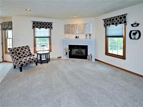 204 Frank Ct, Irwin, PA 15642 photo 6