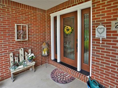 204 Frank Ct, Irwin, PA 15642 photo 2