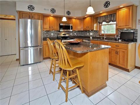 204 Frank Ct, Irwin, PA 15642 photo 8