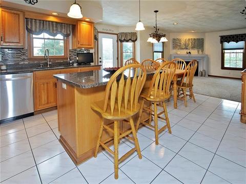 204 Frank Ct, Irwin, PA 15642 photo 9