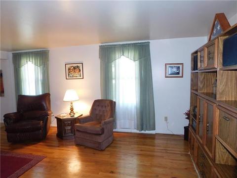 143 Windsor Dr, Irwin, PA 15642 photo 5