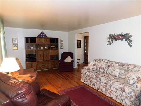 143 Windsor Dr, Irwin, PA 15642 photo 4