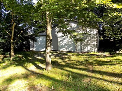 555 Maple Summit Rd, Mill Run, PA 15464 photo 3