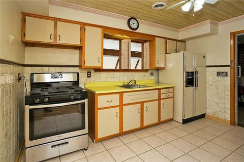 2757 Roselyn Dr, Export, PA 15632 photo 4