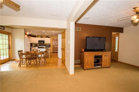 92 Azzo Rd, Eighty Four, PA 15330 photo 8
