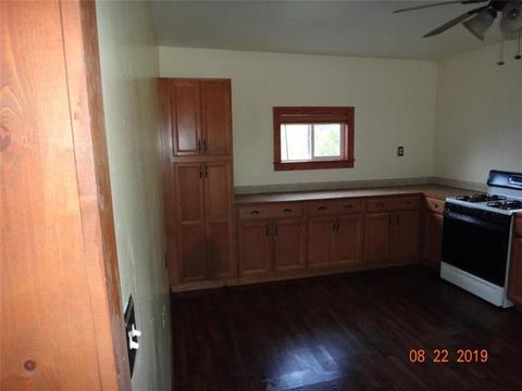 11 School Pl, New Eagle, PA 15067 photo 4