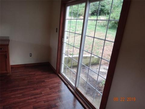 11 School Pl, New Eagle, PA 15067 photo 3