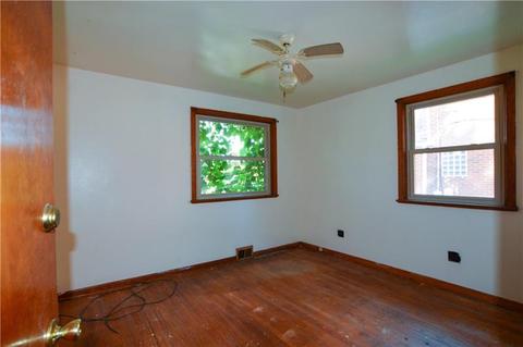 348 Halcomb Ave, Clairton, PA 15025 photo 7