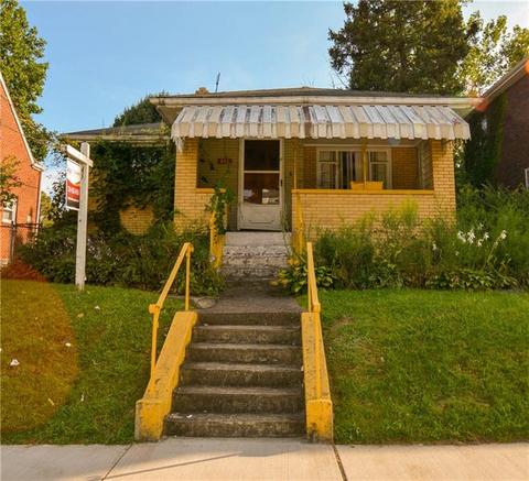 348 Halcomb Ave, Clairton, PA 15025 photo 1
