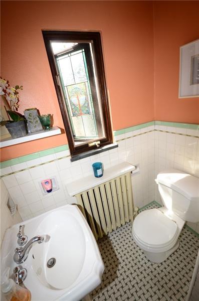 148 E Fairview Ave, Mccandless, PA 15237 photo 13