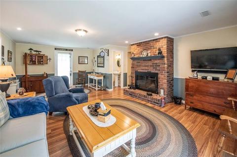 5805 Torrance Dr, Export, PA 15632 photo 5