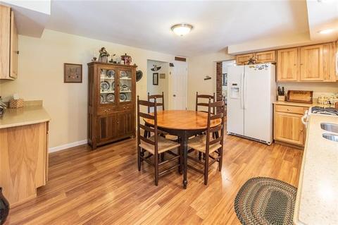 5805 Torrance Dr, Export, PA 15632 photo 4