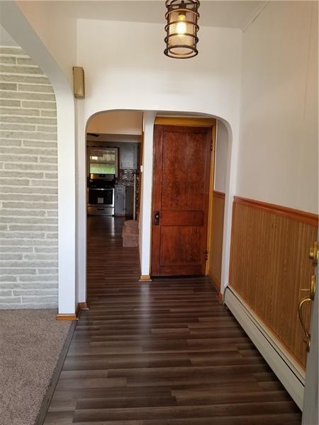 405 Longfellow St, Vandergrift, PA 15690 photo 9