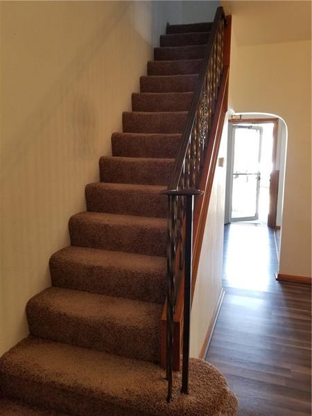 405 Longfellow St, Vandergrift, PA 15690 photo 6