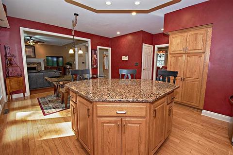 706 Winter Pine Dr, Mars, PA 16046 photo 8