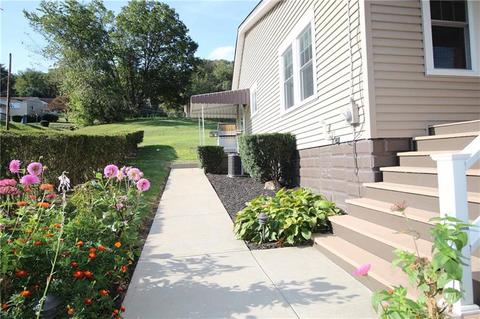 2428 State Ave, Coraopolis, PA 15108 photo 2