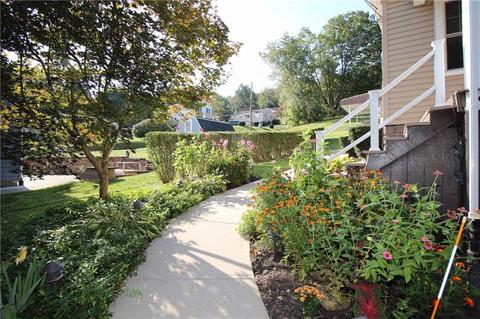 2428 State Ave, Coraopolis, PA 15108 photo 4