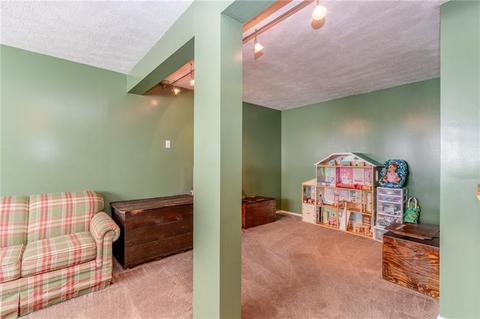 111 Chambers Dr, Monaca, PA 15061 photo 20
