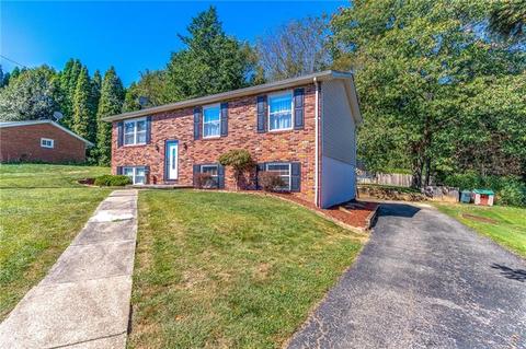 111 Chambers Dr, Monaca, PA 15061 photo 2