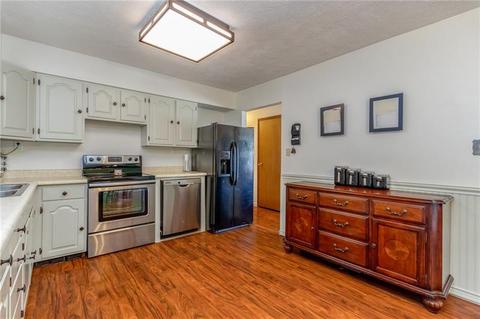 111 Chambers Dr, Monaca, PA 15061 photo 9