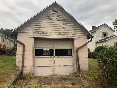 831 Nimick Ave, Monaca, PA 15061 photo 3