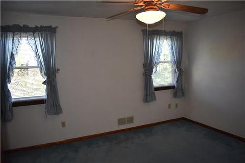 19 Barri Dr, Irwin, PA 15642 photo 16